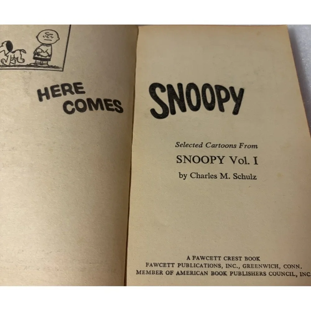 Here Comes Snoopy Charles Schulz Peanuts 1968 Fawcett Crest 12th Printing 50¢